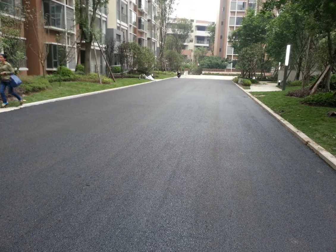 黄冈沥青道路施工的养护方法